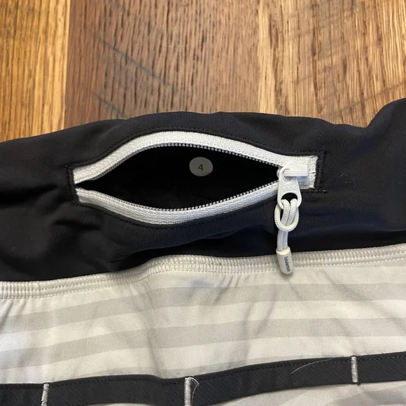 Lululemon Speed Shorts - Quiet Stripe, Size 4 - Picture 8 of 10